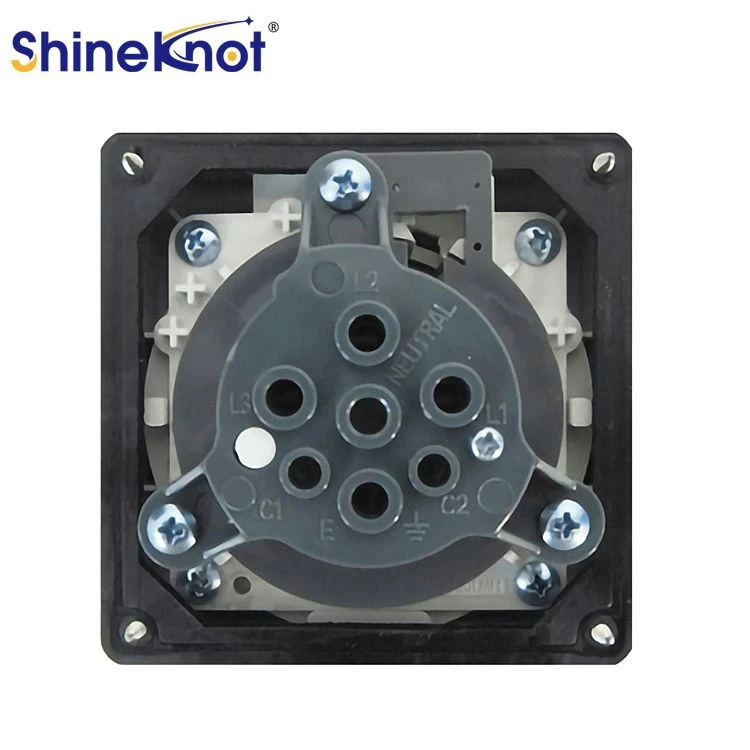 China5 PIN 20AMP SWITCHED SOCKET OUTLET IP66(001)